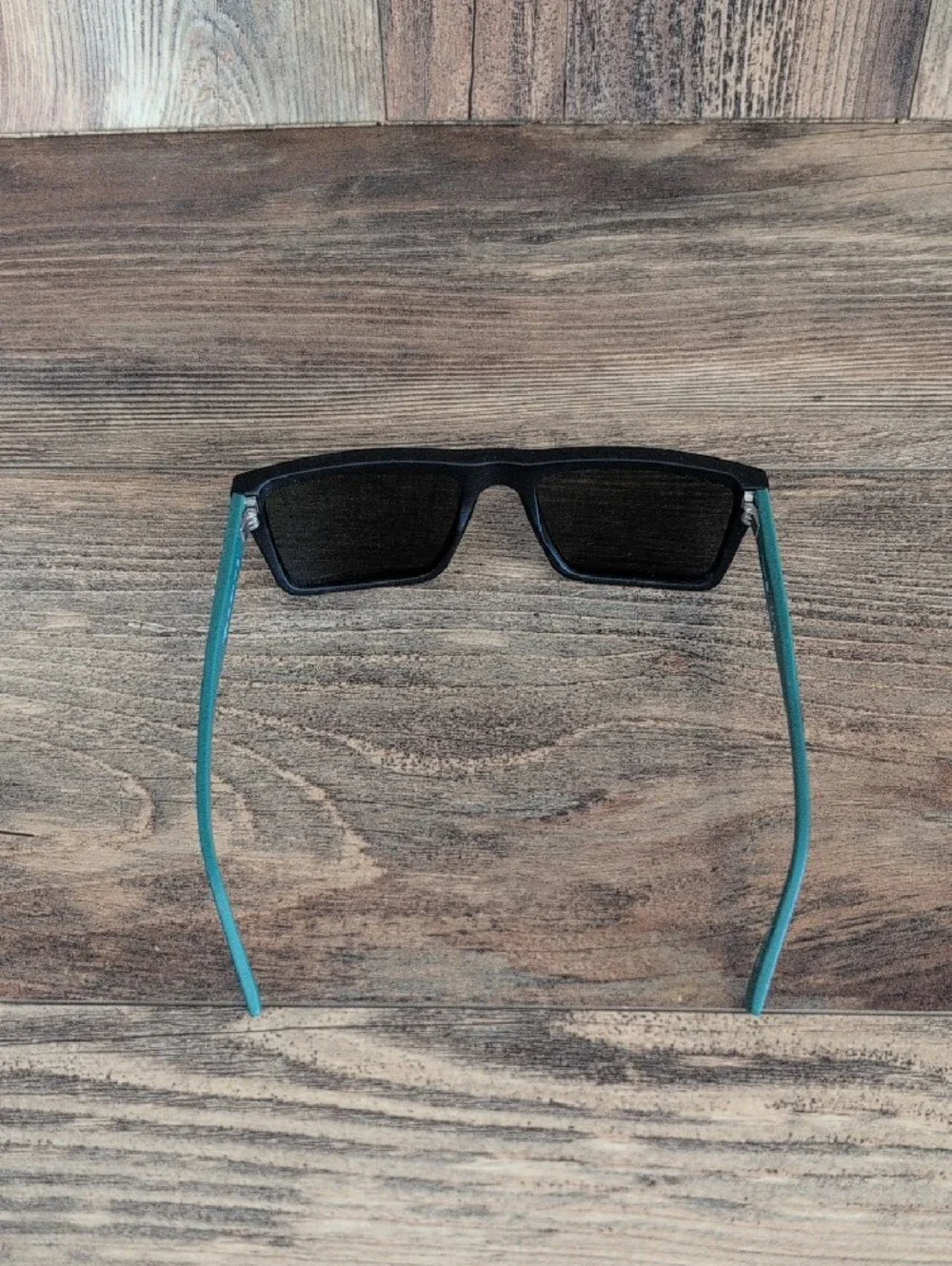 Lacoste L6009S 002 Rectangular Men's Sunglasses with Soft Case             M458